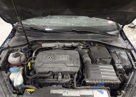 2017 Volkswagen Golf R 4-Door W/Dcc Navigation z USA, uszkodzony, nr VIN WVWWF7AU6HW078830